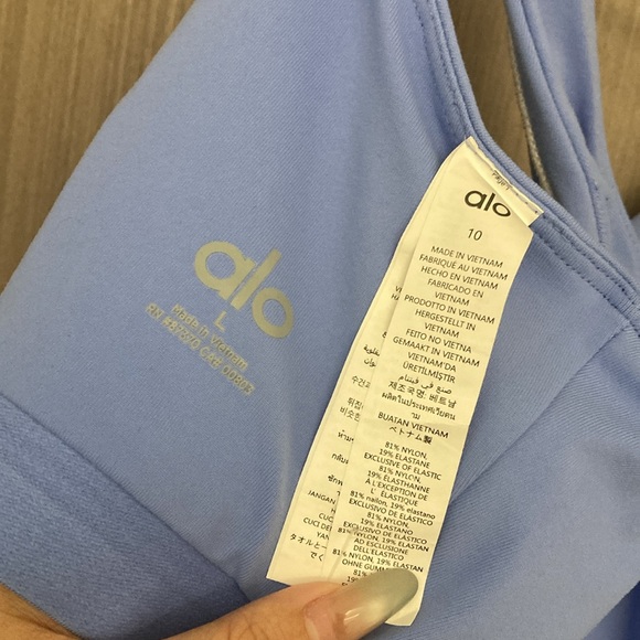 ALO Yoga Women’s Blue Sports Bra Set - Picture 6 of 13